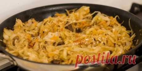 Как потушить капусту с мясом - Лайфхакер