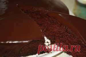 Невероятно вкусный шоколадный пирог без яиц и молока