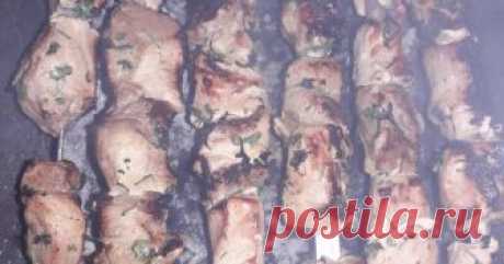 Шашлык из куриного филе. Рецепт самого сочного шашлыка Автор рецепта Мария Шашлык из куриного филе. Рецепт самого сочного шашлыка - пошаговый рецепт с фото. Самый сочный шашлык, который мы когда-либо пробовали. Причем из куриного филе, которое так легко пересушить. Это наш уже семейный рецепт.