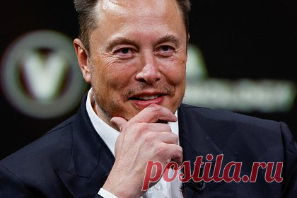 Илон Маск снова стал самым богатым человеком на планете. Основатель Tesla и SpaceX Илон Маск снова оказался первым по версии журнала Forbes, обогнав главу LVMH Бернара Арно. Состояние Маска оценивается в 242,4 миллиарда долларов, Арно — 234,7 миллиарда. На третьей строчке расположился основатель Amazon Джефф Безос, его состояние оценивается в 151,5 миллиарда.