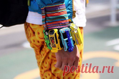 Браслет из детских машинок / Креатив / Модный сайт о стильной переделке одежды и интерьера