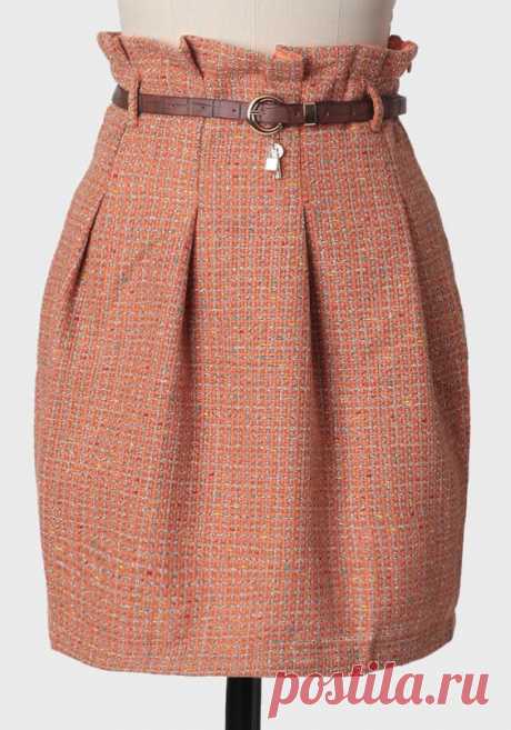 (1) a different take on the pencil skirt... pleating and a ruffled waistline | Clothe me!