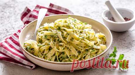 Готовим пасту Aglio e olio, «чеснок и масло» – одно из самых распространенных блюд в Италии | ГАСТРОНОМ.РУ | Дзен