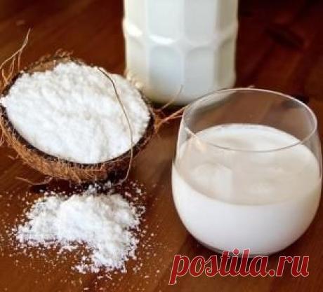 РЕЦЕПТЫ » Кокосовое молоко
Рецепт кокосового молока
Ингредиенты:
мякоть кокосового ореха – 400 г;
вода – 4 ст.;
ванильный экстракт – 1 ч. ложка. (по желанию, можно заменить финиками или мёд добавить)