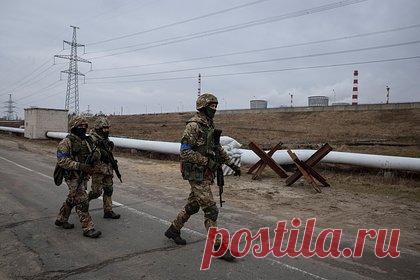 На Украине одобрили выход из соглашения с Россией о пограничном контроле. Кабинет министров Украины одобрил выход республики из соглашения с Россией о сотрудничестве в сфере пограничного контроля. О том, что власти разработали соответствующий законопроект, сообщил представитель украинского правительства в Верховной Раде Тарас Мельничук. «Одобрен проект закона», — заявил он.