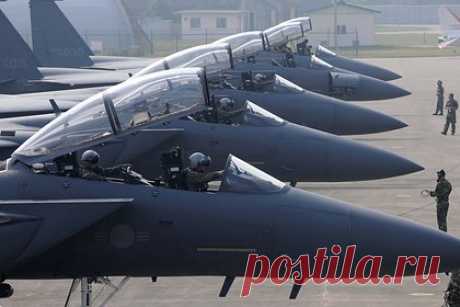 В МИД России высказались о договоренностях Южной Кореи и США по ядерному оружию. Договоренности Южной Кореи и США о совместном планировании применения ядерного оружия негативно скажутся на глобальной стабильности, заявила официальный представитель МИД России Мария Захарова. Она отметила, что РФ призывает США с союзниками отказаться от шагов, которые ведут к ослаблению общего уровня безопасности.