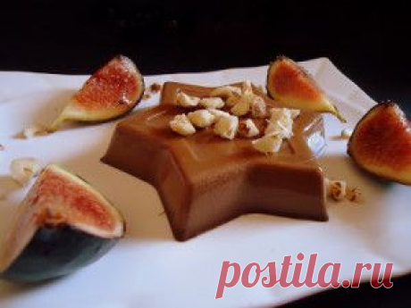 Панна котта шоколадная с фундуком и инжиром | vkusnyymir