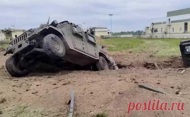 У КПП на границе с Украиной под минометный обстрел попали журналисты. Журналисты попали под обстрел в Белгородской области около контрольно-пропускного пункта Грайворон, сообщает ТАСС.