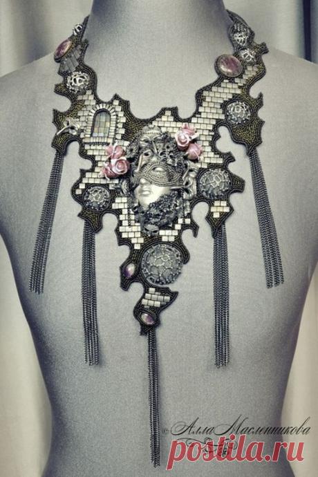 (6) b0f41ec0040ec3f1dadf47161a79--ukrasheniya-kole-mime-of-cologne-rabota-dlya.jpg (512×768) | Bead Embroidery | Ожерелья, Мечты и Бисер