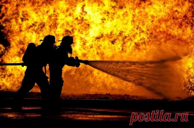 Грузовик с 60 тоннами газа взорвался в Улан-Баторе. На рынке Дунжингарав в Монголии произошел сильный пожар.