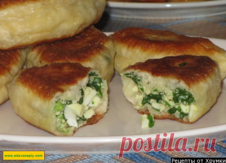 Жареные пирожки с зеленым луком и яйцом дрожжевые