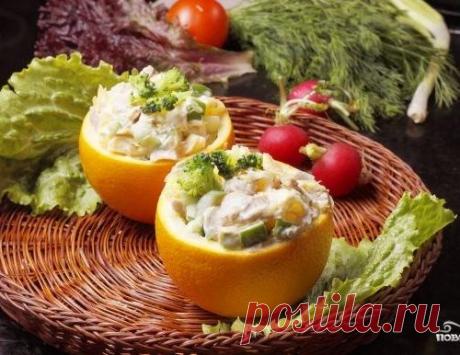 Салат в апельсиновых корках.