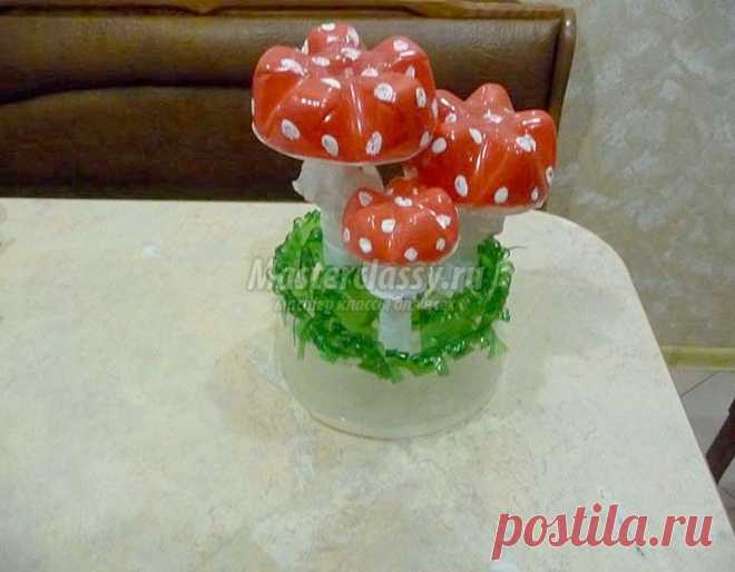 Мухоморы из бутылок. Декор для сада. Мастер-класс с фото