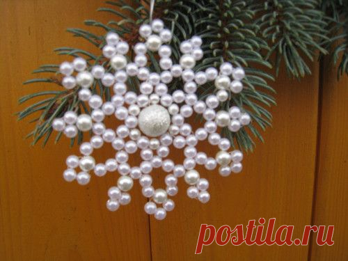 Плетенные из бусин снежинки — DIYIdeas