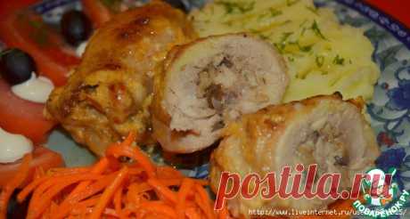 Куриные бёдра с грибами в сметанно-чесночном соусе