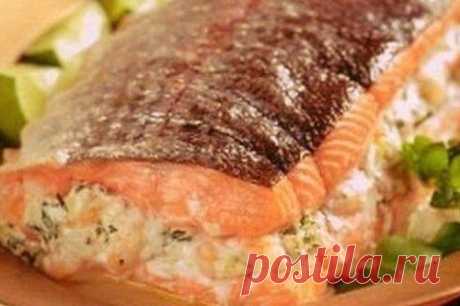 Фаршированный лосось с начинкой из креветок