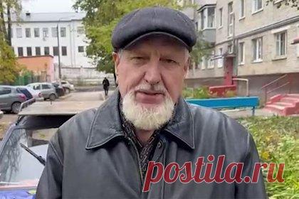 Российский пенсионер рассказал о поимке напавшего на ребенка грабителя. Пенсионер из Щелково рассказал, как остановил грабителя и спас телефон мальчика. На кадрах пенсионер делится историей произошедшего. Он говорит, что сначала услышал истошный крик мальчик, а затем увидел, как убегает преступник. «Ну и пришлось реагировать», — объяснил герой.