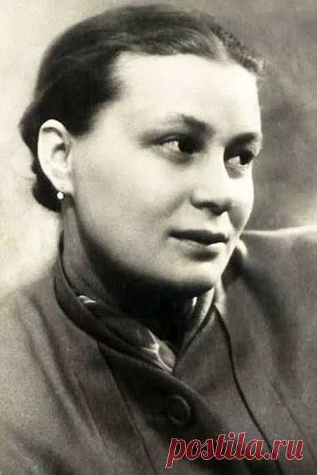Тамара Алешина, 10 мая, 1919
 • 21 сентября 1999