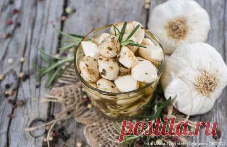 Как сделать вкусный чеснок на зиму. Тонкости маринования