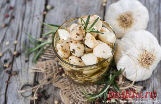 Как сделать вкусный чеснок на зиму. Тонкости маринования