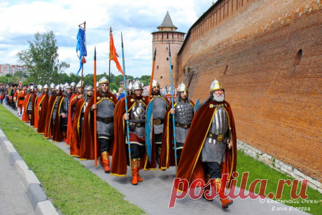 Широко была представлена историческая стрельба. Любой из посетителей мог пустить в цель стрелу из тугого лука или самострела-арбалета. На «охотничьем поле» стрельба велась по 3D мишеням – точным копиям «добычных» птиц и зверей. Была представлена и более поздняя, дворянская, стрелковая забава: стрельба «в туза» из старинного пистолета. Пистолет – точная копия исторического, выстрел, как положено – с грохотом и дымом, но вместо пули