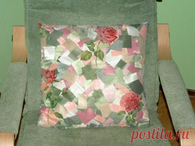 Наволочка на подушку в технике «Пицца».     Года 3 назад, обучалась я на курсах по пэчворку, и 