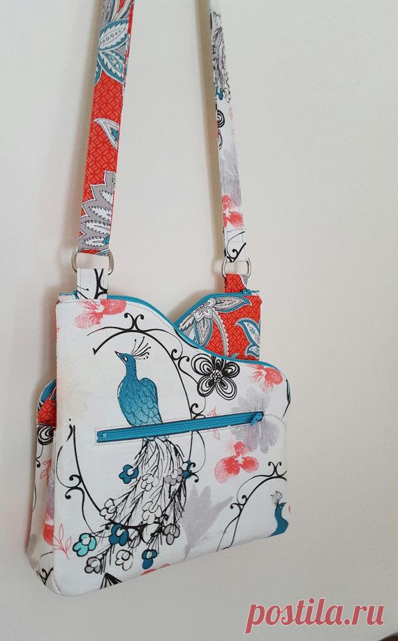 Zip-To-It: PDF Sewing Pattern ***Listing is for PDF digital sewing pattern ONLY, and NOT A FINISHED BAG!!*** ============================================================================= Pattern Difficulty: INTERMEDIATE or higher  Dimensions: Approximately 10x 10x 2.25 at tallest and widest points. ============================================================================= Zip-To-It is the perfect little crossbody bag for the fabric obsessed!! She is designed to be used ...