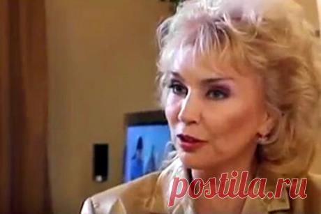 Актриса пожаловалась на ад и средневековье на Украине. Заслуженный деятель искусств Украины, актриса Любовь Титаренко пожаловалась на ад и средневековье, творящиеся в стране. Она заявила, что ситуация скатывается в полный насилия кошмар и примитивизм. По словам актрисы, России обеспечено долголетие благодаря русскому наследию, которому оказываются поддержка и развитие.