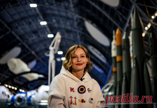 Артисты добрались до космоса — кому нужна эйфория и пиар. Для многих — это не радость и ликование, а горькое раздражение | Блоггерство на пенсии | Яндекс Дзен
