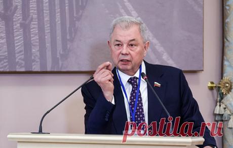 В СФ допустили кредитные каникулы на три года для высокотехнологичных компаний. Председатель комитета Совета Федерации по бюджету и финансовым рынкам Анатолий Артамонов заявил, что идея введения каникул является неплохой, особенно для стартапов