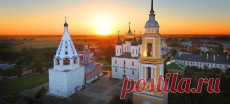 10 главных достопримечательностей России
 
     Конкурс «Россия-10″ завершен. По итогам общенародного голосования, которое проходило с 25 марта в три этапа, из 799 природных и архитектурных достопримечательностей России в финал вышли 30. Из них был выбран ТОП-10. Это достопримечательности, за которые было отдано больше всего голосов.