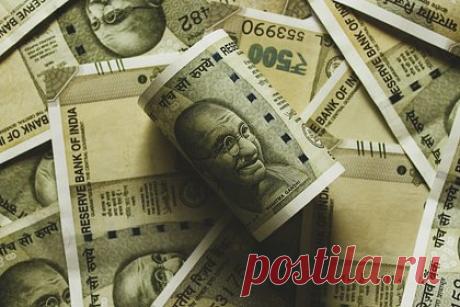 Назван способ использовать зависшие в Индии российские рупии