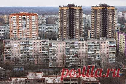 Снижение интереса к ипотеке на «вторичку» в России объяснили. Интерес россиян к ипотеке на «вторичку» снизился из-за роста ставок. В частности, в Подмосковье они выросли почти в полтора раза за год. С такими ставками ежемесячный платеж по ссуде для большинства россиян стал неподъемным, объяснила глава департамента ипотечного кредитования «ТСН Недвижимость» Юлия Позаченюк.
