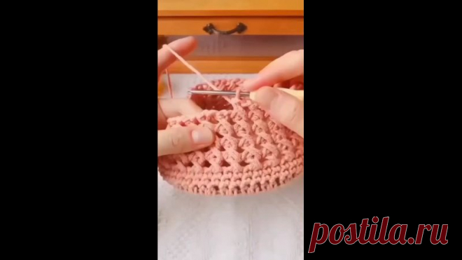 Очаровательный узор для корзинки/сумки крючком

Ещё больше Мастер-классов на нашем сайте https://zhurnal.rykodelniza.ru/