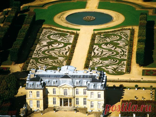 Изысканный дворец Шан-сюр-Марн в стиле рококо