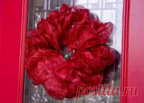 How to make a mesh ribbon wreath | Chica and Jo