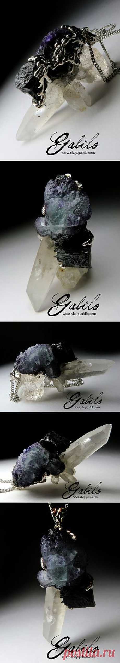 Кулон со сростком горного хрусталя, шерла и флюорита