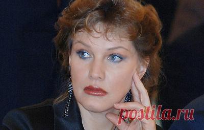 Елена Проклова рассказала о своем состоянии после инсульта. По словам актрисы, она чувствует себя значительно лучше и находится в реабилитационном центре