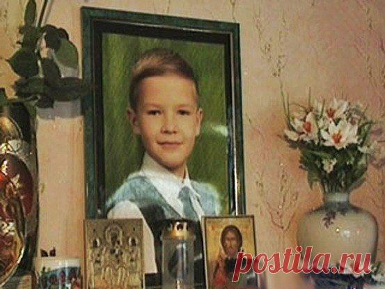 victorvideo - Женя Табаков - самый молодой гражданин России, ставший кавалером ордена Мужества (посмертно)!