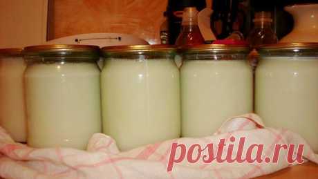 ДОМАШНЕЕ СГУЩЁННОЕ МОЛОКО. НАДЁЖНЫЙ РЕЦЕПТ! - Кулинарный Гуру На 1 литр молока 0,5 кг сахара. Свежее молоко смешать с сахаром....