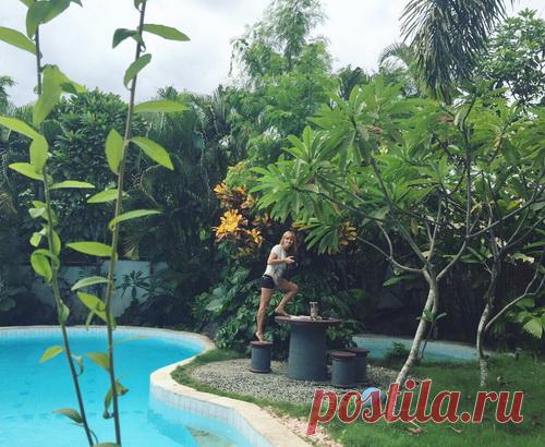 Обязательное чтение: Чем хорош хоумофис и как повысить свою эффективность, работая дома Слово Юлии Скрипник, ведущему копирайтеру МИФа — "В 2015 году издательству МИФ исполнилось 10 лет. За эти годы мы выросли до 130 человек. У нас есть офис для бухгалтерии и ведения переговоров. Но 95% сотрудников, как и я, работают удаленно. Меня зовут Юлия Скрипник, и с весны 2015 года я — ведущий копирайтер МИФ. До этого я почти 10 лет работала на офисных работах. Сейчас я думаю, что давно надо было…