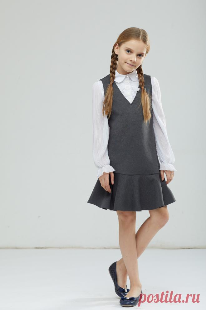 Что делать, если ребенка травят в школе.
По печальной статистике, около 52 % детей страдают от буллинга (от английского «травля») – преследование одного из членов коллектива, его угнетение, унижение. Цифра пугающая, ведь получается, что половина детей подвергается унижению, а вторая половина – унижает. Как справиться с подобной проблемой и что делать родителям, чтобы помочь своему ребенку, которого травят в школе?