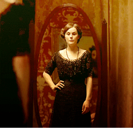 ...Сколько лет на земле не живи,
а не будет таинственней муки,
чем великая жажда любви
и великая грусть от разлуки...ГДЕ ВЕСЁЛАЯ УЛЫБКА
И ПОХОДКА &quot;ОТ БЕДРА&quot; ?
В ПОВОЛОКЕ ГРУСТИ ЗЫБКОЙ
ГЛАЗКИ с САМОГО УТРА...
ВСЁ ПРОХОДИТ, ТЫ же ЗНАЕШЬ
ЭТУ ИСТИНУ ДАВНО -
Ведь ВЧЕРА не ПОМЕНЯЕШЬ,
Что СБЫЛОСЬ,то и ДАНО.

ЕСЛИ ЗЕРКАЛО КРИВОЕ -
Не СМОТРИСЬ...и ВСЕ ДЕЛА,
ЕСЛИ СОВЕСТЬ БЕСПОКОИТ -
ЗНАЧИТ СПЕШКА ПОДВЕЛА...
ЗНАЧИТ СРОК ОСТАНОВИТЬСЯ,
ОГЛЯДЕТЬСЯ и ПОНЯТЬ
ГДЕ СЛУЧИЛОСЬ ОШИБИТЬСЯ