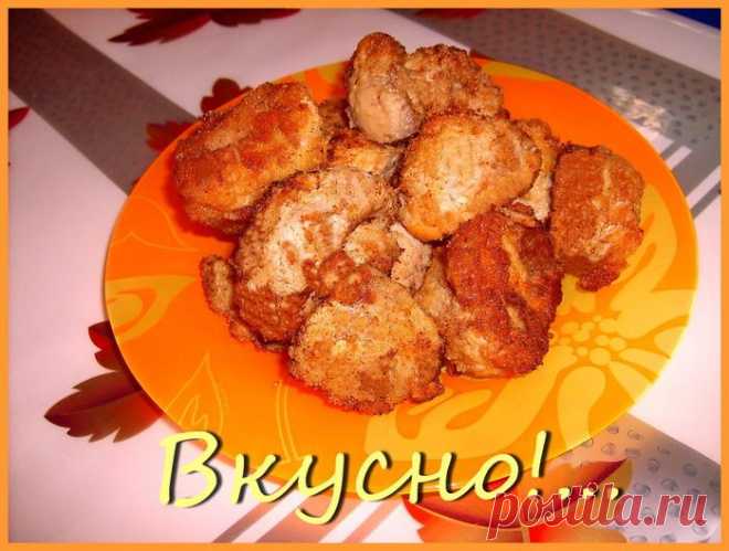 Шампиньоны, жаренные в панировочных сухарях.