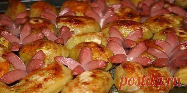 Картофель запеченный с сосисками