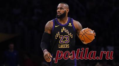 Леброн призвал НБА использовать специальную форму в матчах на Рождество. Форвард «Лос-Анджелес Лейкерс» Леброн Джеймс призвал НБА вернуться к использованию специальной формы в матчах на Рождество. Читать далее