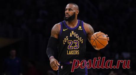 Леброн призвал НБА использовать специальную форму в матчах на Рождество. Форвард «Лос-Анджелес Лейкерс» Леброн Джеймс призвал НБА вернуться к использованию специальной формы в матчах на Рождество. Читать далее