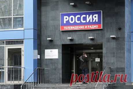 В здание ВГТРК доставили подозрительную посылку с неизвестным веществом. В здание медиахолдинга ВГТРК доставили подозрительную посылку с неизвестным веществом. По информации издания Baza, 14 июля к зданию ВГТРК на 5-й улице Ямского Поля доставили конверт, внутри которого оказалось белое вещество неизвестного происхождения. К зданию вызвали полицейских и скорую помощь.