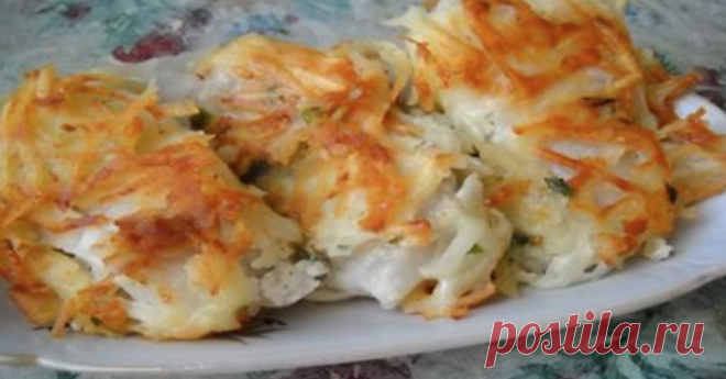 А у меня еще очень вкусный праздничный рецепт жареной рыбы под тертой картошкой — настоящее ресторанное блюдо! 
А у меня еще очень вкусный праздничный рецепт жареной рыбы под тертой картошкой — настоящее ресторанное блюдо! Поджаристый, хрустящий, как чипсы, картофель — и нежная, сочная, мясистая рыба внутри. Э…