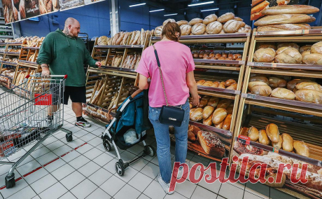 ФАС заинтересовалась повышением цен на хлеб. ФАС запросила у крупнейших производителей хлеба, муки и сливочного масла данные о ценах, чтобы проверить их обоснованность. По данным Росстата, цены на хлеб за год выросли на 12,1%. Хлеб из пшеничной муки стоит почти ₽100 за кг